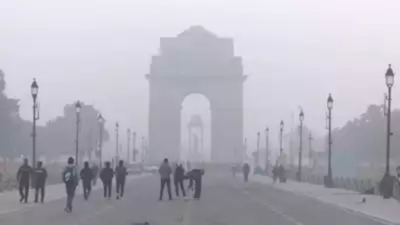 Delhi Shivers:आया नगर में सबसे ठंडा दिन, तापमान गिरकर 5.4 डिग्री